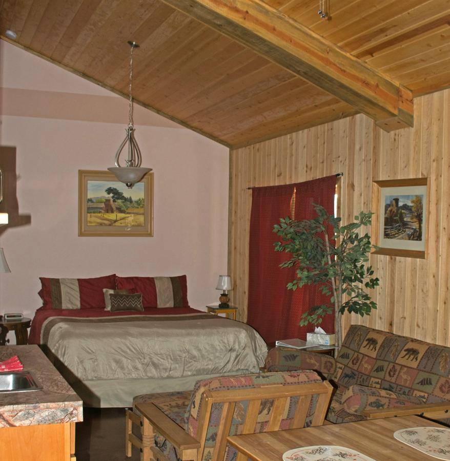 Diamondstone Guest Lodges ラ・パイン エクステリア 写真