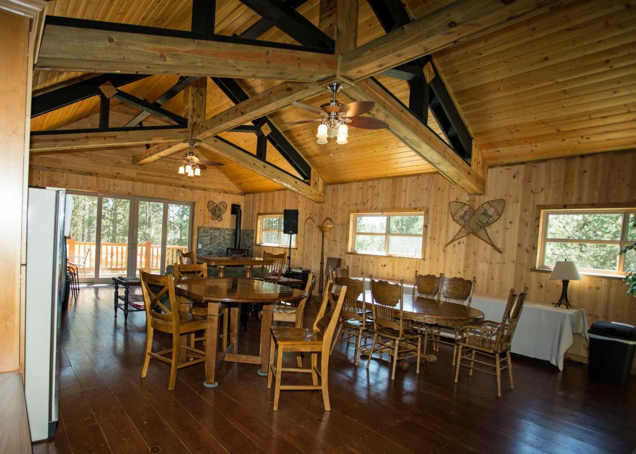 Diamondstone Guest Lodges ラ・パイン エクステリア 写真