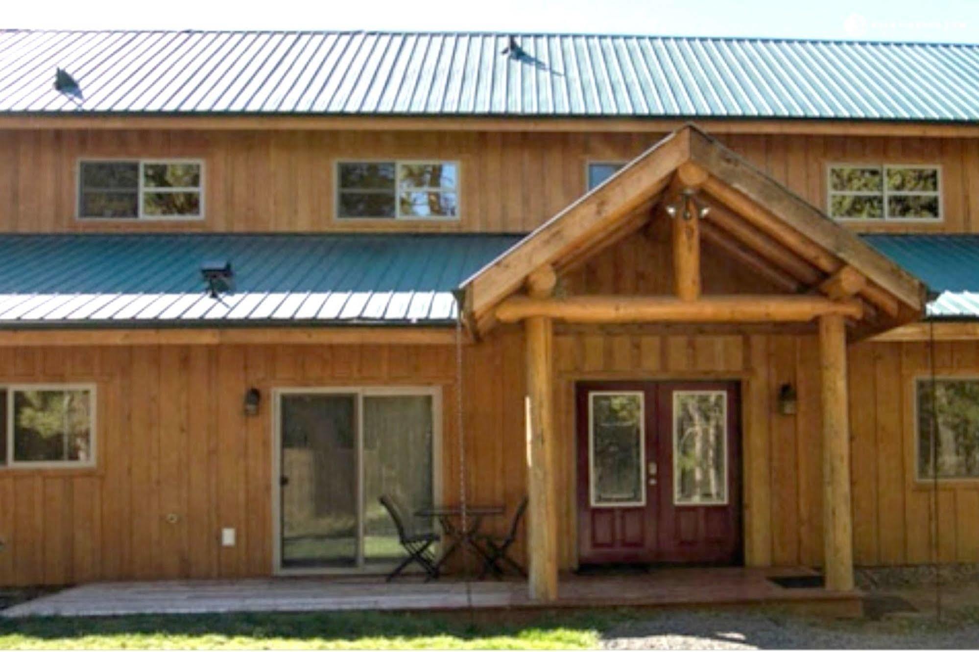 Diamondstone Guest Lodges ラ・パイン エクステリア 写真