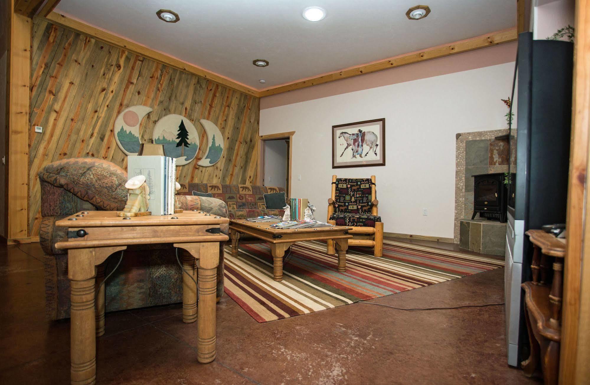 Diamondstone Guest Lodges ラ・パイン エクステリア 写真