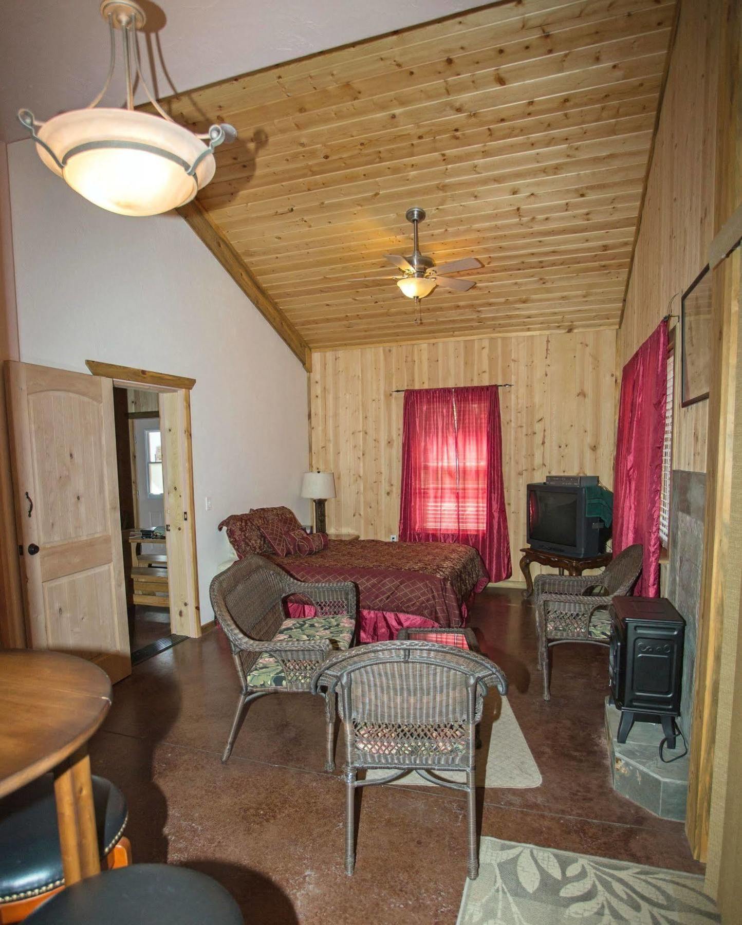Diamondstone Guest Lodges ラ・パイン エクステリア 写真